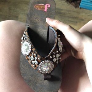 Justin wedge sandals!